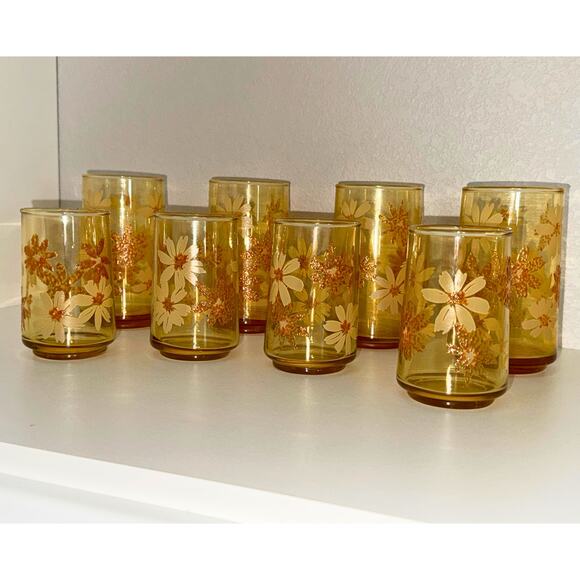 Vintage Amber Floral Glass Set – 8 Mixed-Size Daisy Tumblers 1970s - Picture 11 of 14